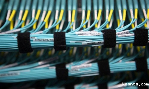 1541122218835639.jpg 机柜布线.jpg