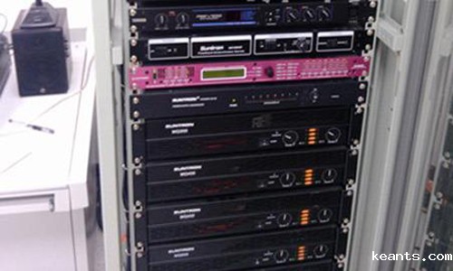 1542180389274354.jpg 机柜安装1.jpg