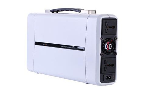 1553051393965594.jpg 便携式UPS移动电源.jpg