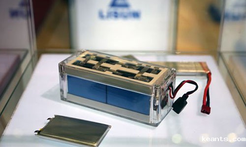 固态电池.jpg 固态电池.jpg