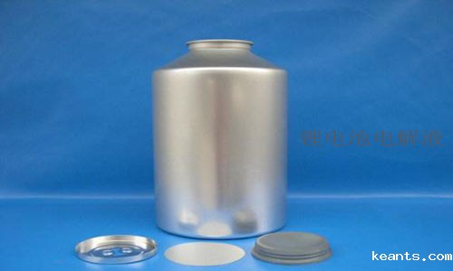 <b>三元锂电池和铁锂电池电解液的价格趋势</b>