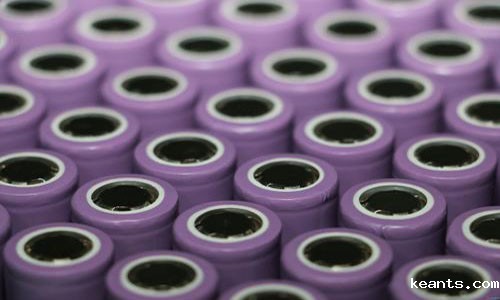 <b>怎样识别磷酸铁锂电池和三元锂电池</b>