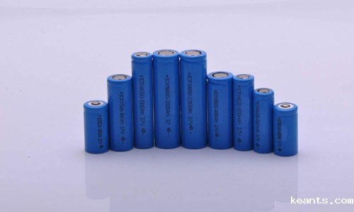 <b>锂电池第一次充电要充多久?锂电首次充电注意事项</b>