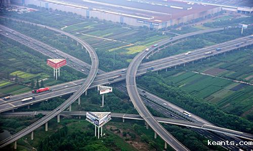 <b>工业级UPS电源在高速公路上的供电解决方案</b>