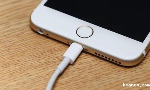 <b>锂电池手机第一次充电方法和注意事项</b>