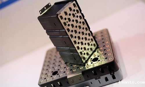 <b>三元锂电池材料指的是哪三种元素</b>